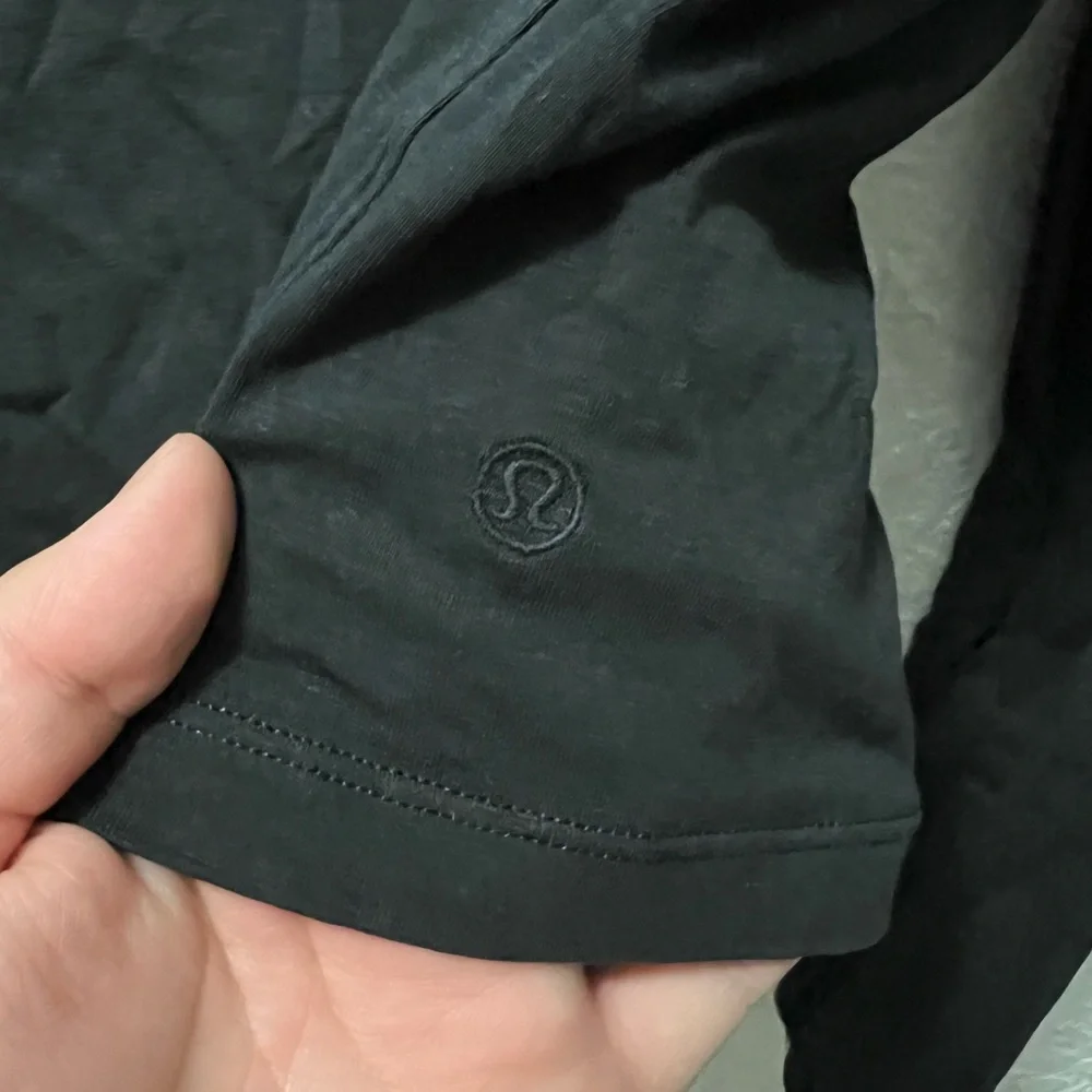 Lululemon cutoff necklace long sleeve